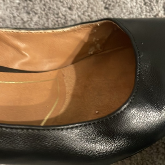 Vionic black leather pumps, EUC, size 9 - Picture 8 of 9